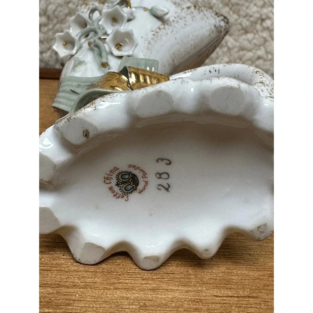 Vintage Cornucopia Vases White Lily of the Valley Gold Gilt Set 2 Lefton China